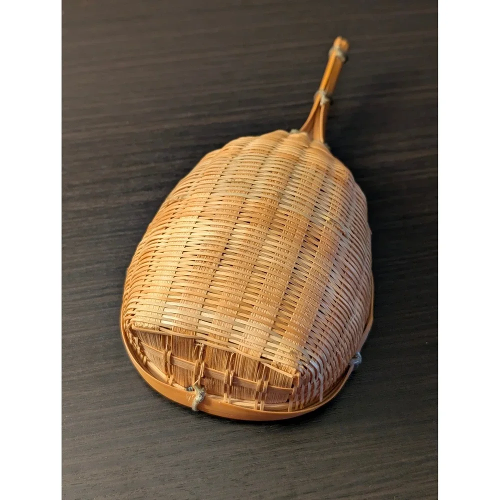 Vintage Hand‎ Woven Bamboo Scoop Basket Teardrop Shape Natural Wood Decor
